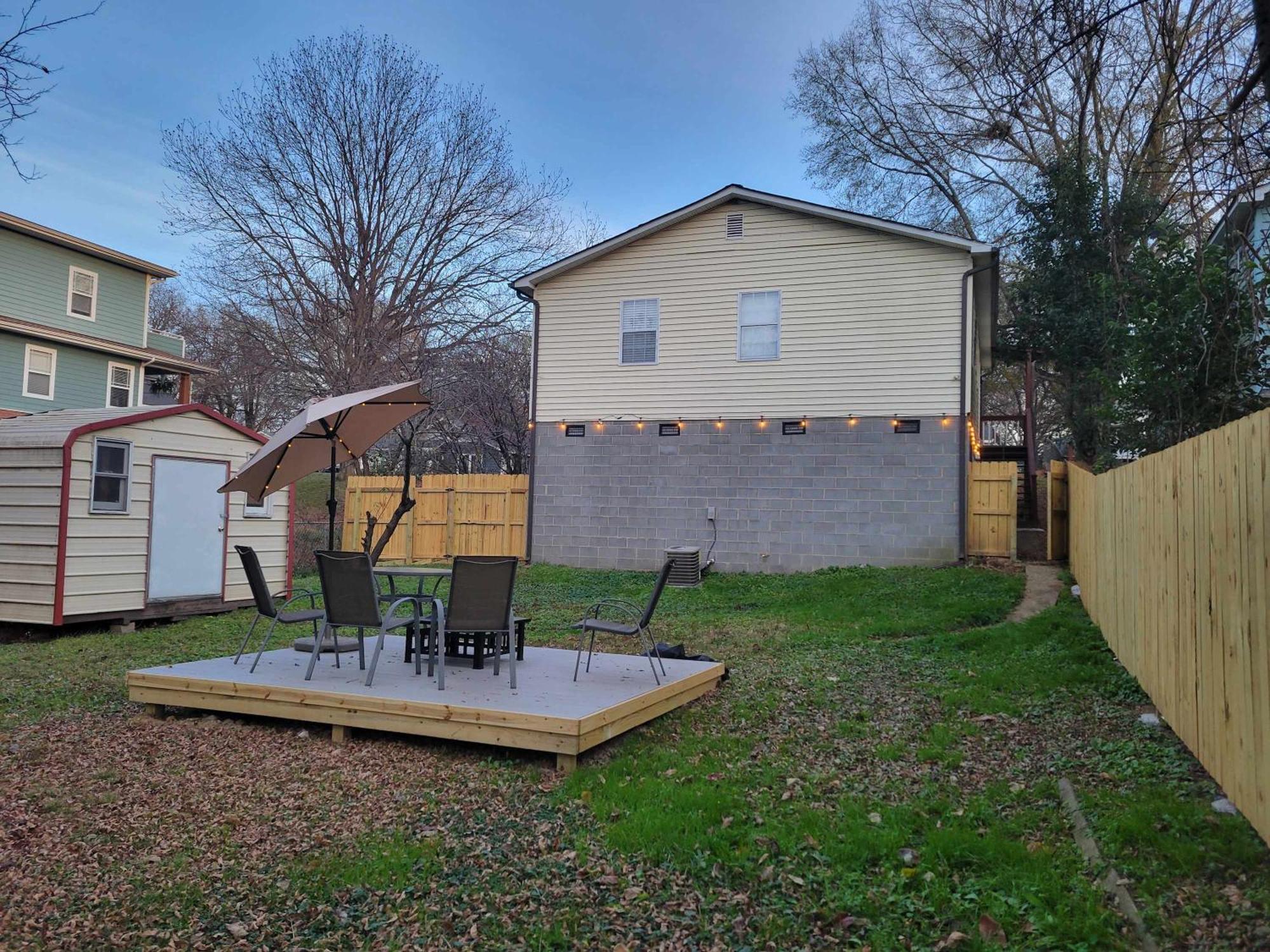 Modern Pet Friendly Fenced * Charlotte