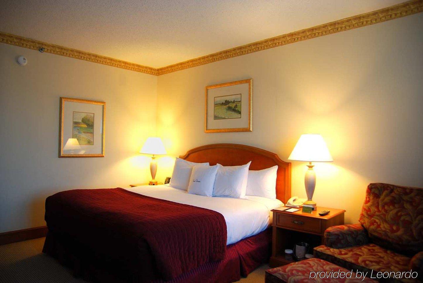 Doubletree By Hilton Uptown 3*