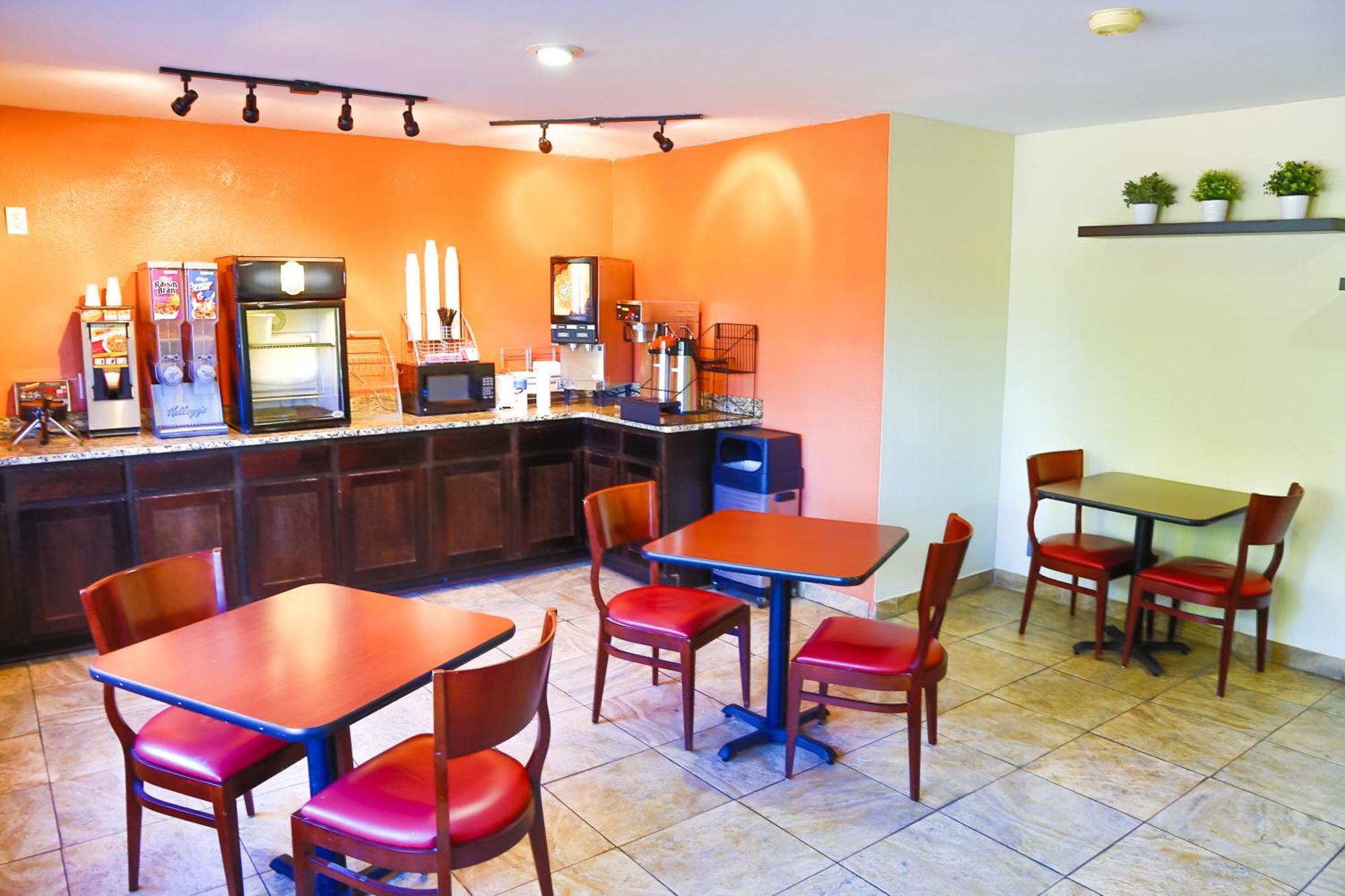 Super 8 By Wyndham 2* Charlotte