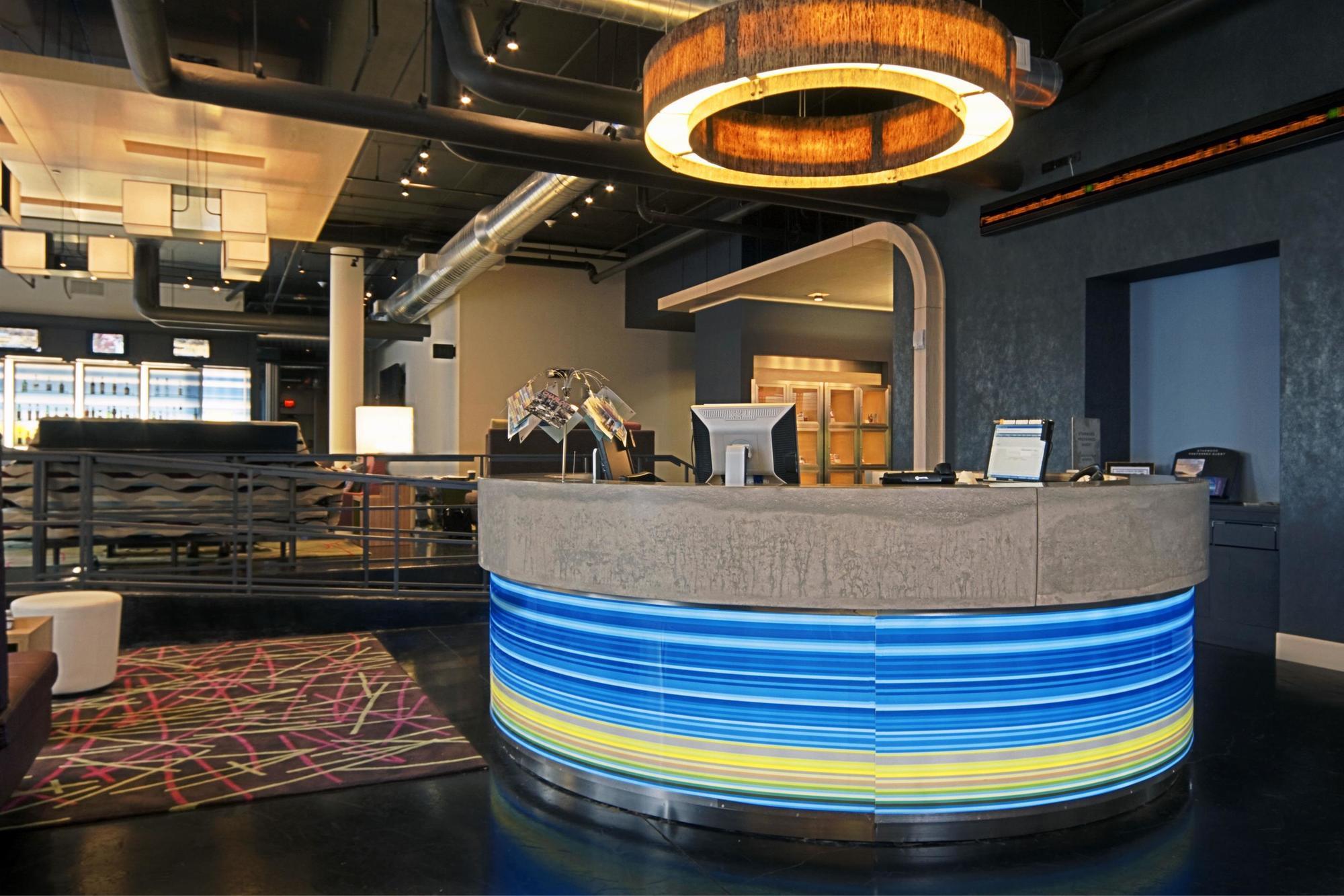 Hotel Aloft Center 2*