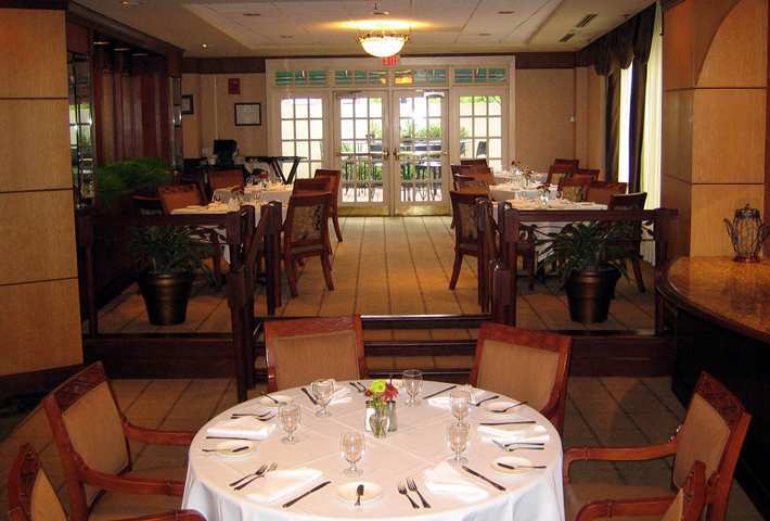 Doubletree By Hilton Uptown Hotel 3*