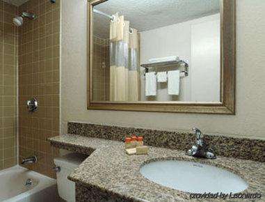 Motel Days By Wyndham Charlotte/woodlawn Near Carowinds