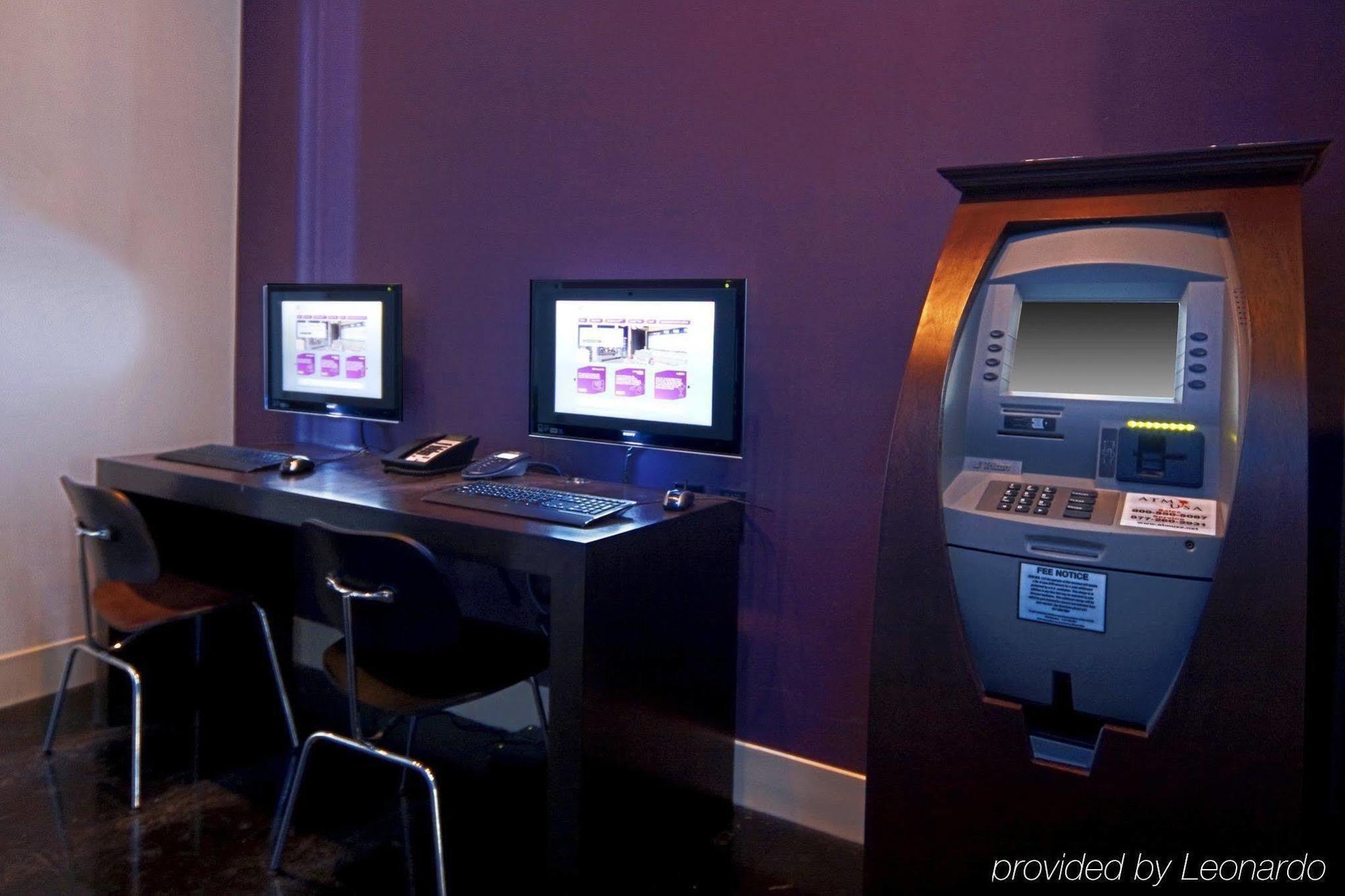 Aloft Center Hotel 2*