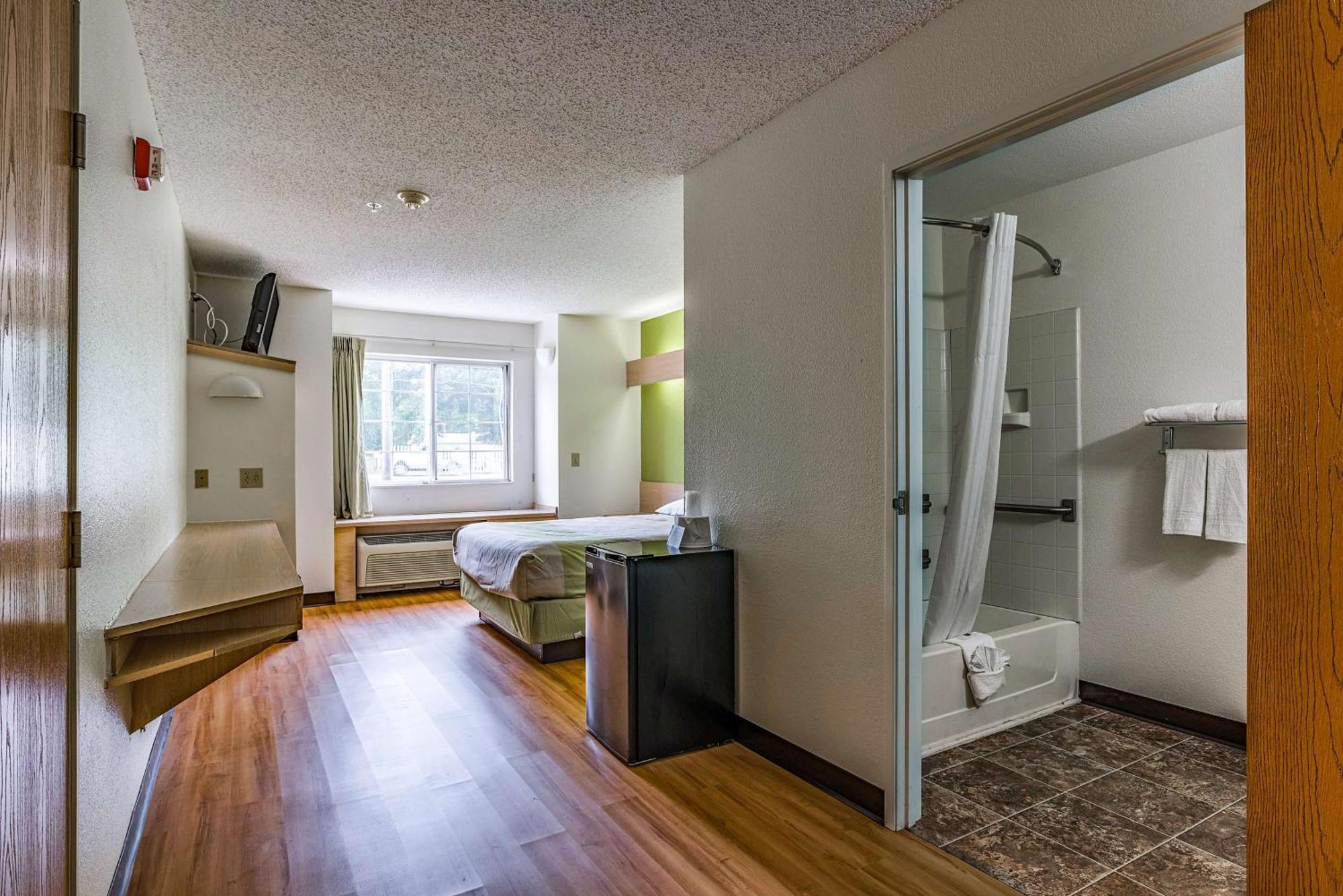 6-charlotte, Nc - 4*