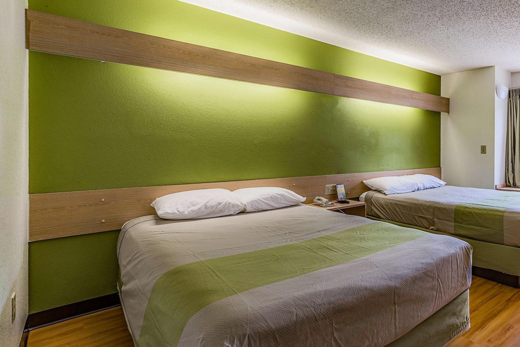 Hotel 6-charlotte, Nc - Charlotte