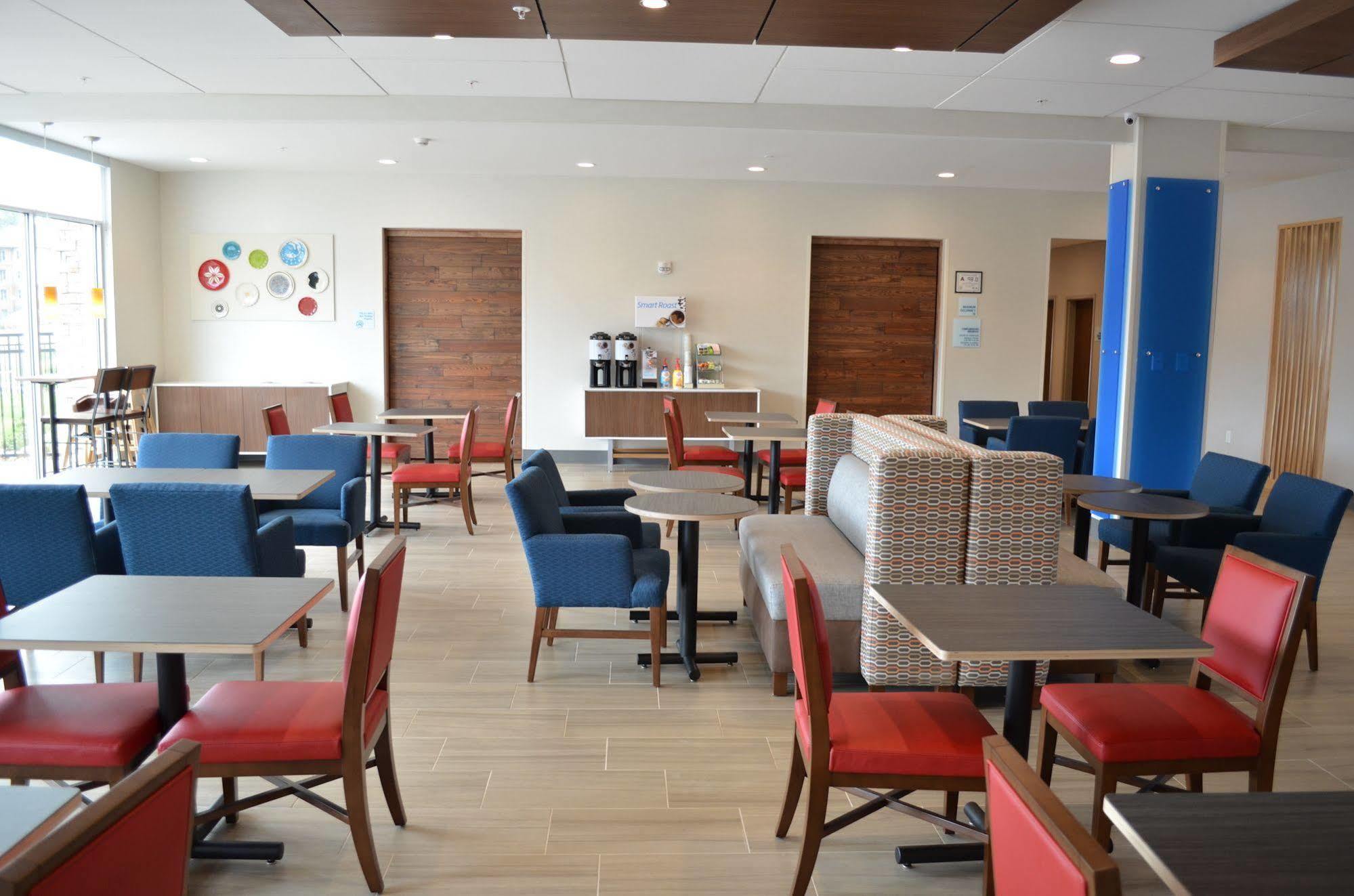 Express & - Ne - Area By Ihg
