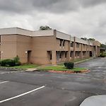 Econo Lodge Airport Near Billy Graham Parkway