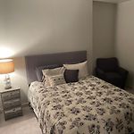 Luxurious 1Br Uptown Highrise/ Balcony With City View!