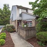 Modern Cozy Townhome