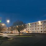 Doubletree By Hilton Charlotte Airport
