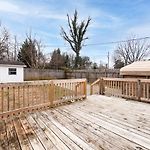 Roomy 3Br 2 Bath Minutes To Uptown And Airport Ideal For Small Families