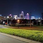 Suite 4, Sleep 5, Walk To Attractions In Uptown
