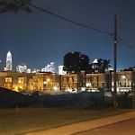 Suite 6, Sleep 3, Walk To Attractions In Uptown