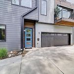 City Views - Walking Distance To Panthers Stadium