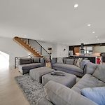 Amazing Views Rooftop Patio, Gym And Game Room