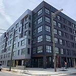 Studio Apartment, Queen Bed, Wifi, Kitchen, Washer & Dryer In Charlotte