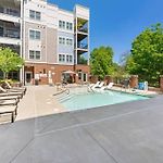 1Br Uptown, Pool, Wine, Near Convention Center_311