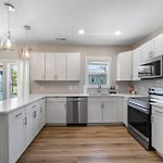 Brand New Cozy Modern Bungalow W/Hot Tub+Movieroom 7 Min From Uptown