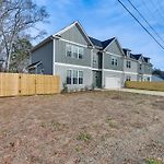 Charming Charlotte Townhome: 6 Mi To Downtown!
