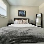 Gated 2Br Condo I 5 Min Uptown