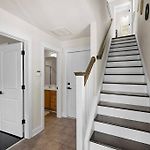 3Br/3.5Bath Uptown Aloft House.