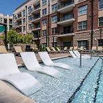 League Flats Uptown At West Trade Street