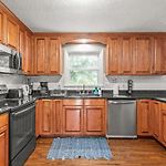 Charming, Cozy Home Close To Uptown, Airport & Whitewater Center