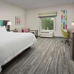 Hampton Inn & Suites Charlotte Airport Lake Pointe