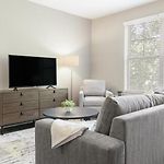 Landing Modern Apartment With Amazing Amenities