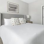 Landing Modern Apartment With Amazing Amenities