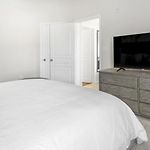 Landing Modern Apartment With Amazing Amenities