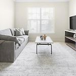 Landing Modern Apartment With Amazing Amenities