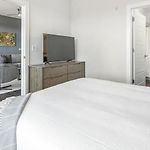 Landing Modern Apartment With Amazing Amenities