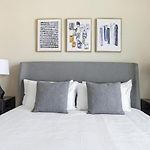 Landing Modern Apartment With Amazing Amenities