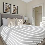 Landing Modern Apartment With Amazing Amenities
