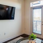 Landing Modern Apartment With Amazing Amenities