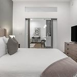 Landing Modern Apartment With Amazing Amenities