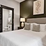 Landing Modern Apartment With Amazing Amenities