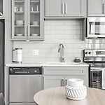 Landing Modern Apartment With Amazing Amenities