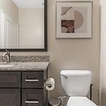 Landing Modern Apartment With Amazing Amenities