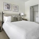 Landing Modern Apartment With Amazing Amenities