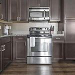 Landing Modern Apartment With Amazing Amenities