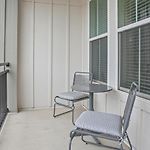 Landing Modern Apartment With Amazing Amenities