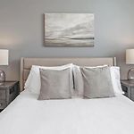 Landing Modern Apartment With Amazing Amenities