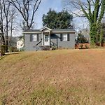 Renovated Charlotte Bungalow - 3 Mi To Downtown!