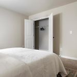 Spacious 4Bd Retreat - Central Location - Backyard