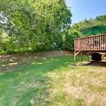 Near Uncc! Charlotte Family Retreat W/ Deck