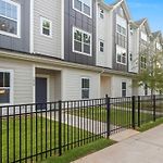 Brand New Build 10 Min- Uptown