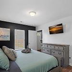 Cozy 4Br Home Near Uptown -King Bed- Jacuzzi
