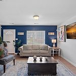 Cozy 4Br Home Near Uptown -King Bed- Jacuzzi